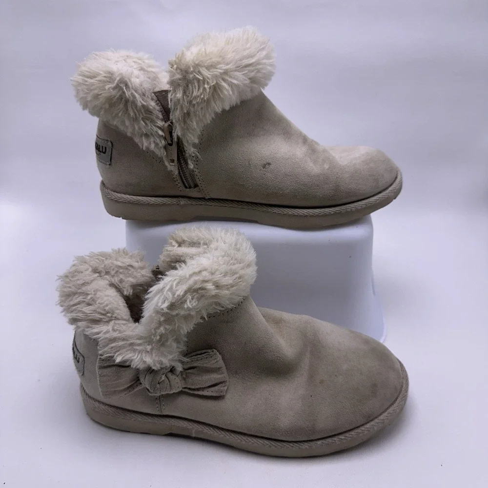 Makalu California Girls Winter Boots Size 2 Cream Faux Fur Bow Ankle Booties